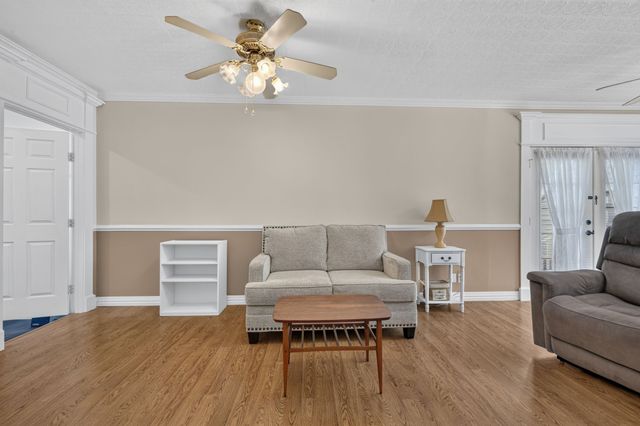 217 E 1st Street, Weatherford, TX 76086