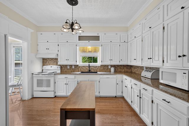 217 E 1st Street, Weatherford, TX 76086