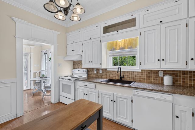217 E 1st Street, Weatherford, TX 76086