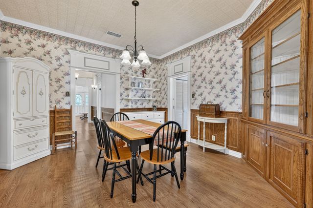 217 E 1st Street, Weatherford, TX 76086