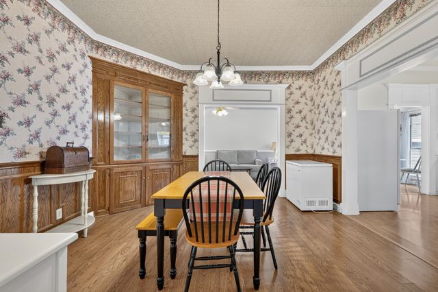 217 E 1st Street, Weatherford, TX 76086