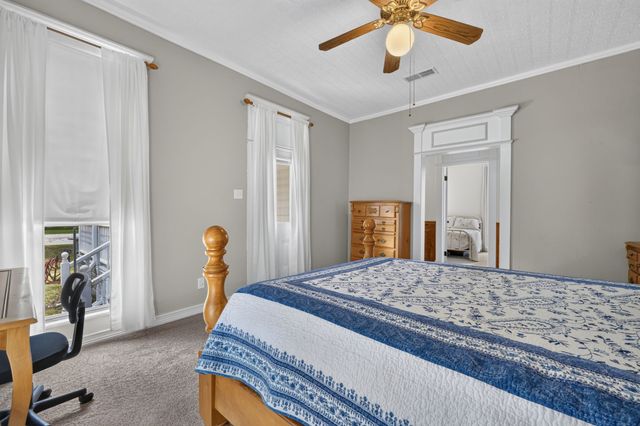 217 E 1st Street, Weatherford, TX 76086