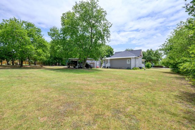 217 E 1st Street, Weatherford, TX 76086
