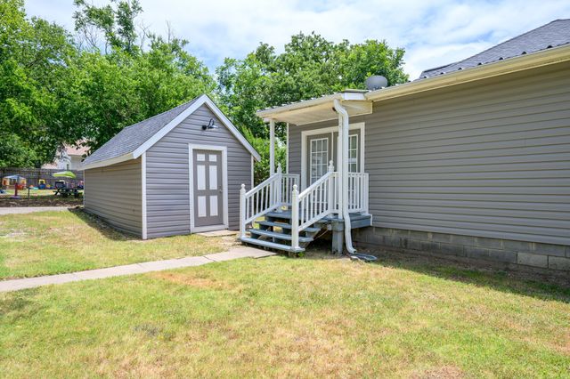 217 E 1st Street, Weatherford, TX 76086