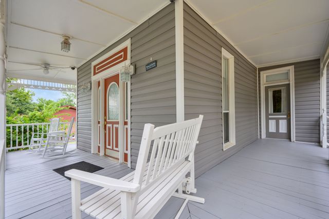 217 E 1st Street, Weatherford, TX 76086