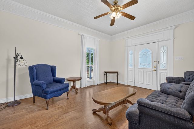 217 E 1st Street, Weatherford, TX 76086