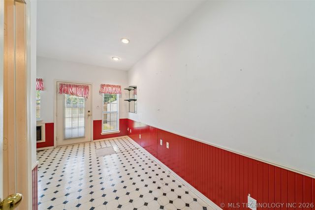 1307 N Douglas Drive, Claremore, OK 74017