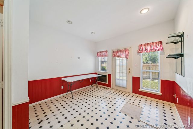 1307 N Douglas Drive, Claremore, OK 74017
