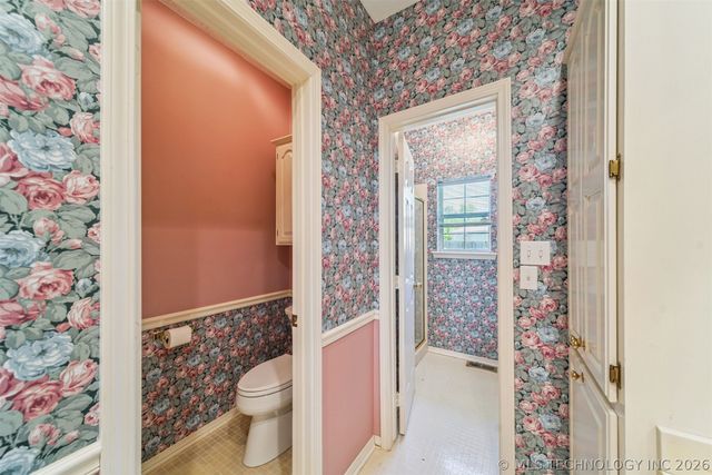 1307 N Douglas Drive, Claremore, OK 74017