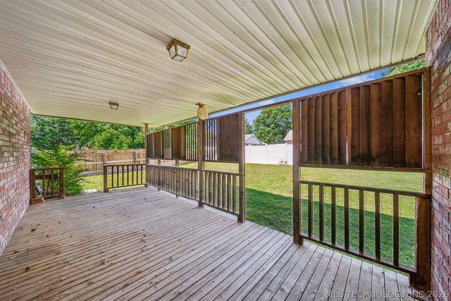 1307 N Douglas Drive, Claremore, OK 74017