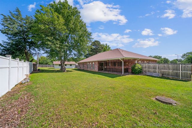 1307 N Douglas Drive, Claremore, OK 74017