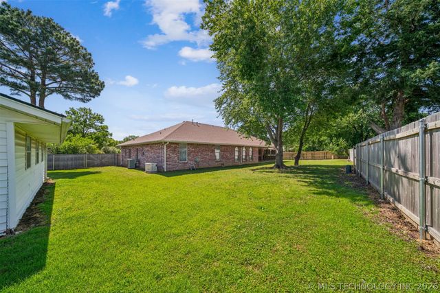 1307 N Douglas Drive, Claremore, OK 74017