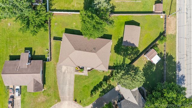 1307 N Douglas Drive, Claremore, OK 74017