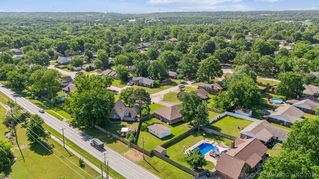 1307 N Douglas Drive, Claremore, OK 74017