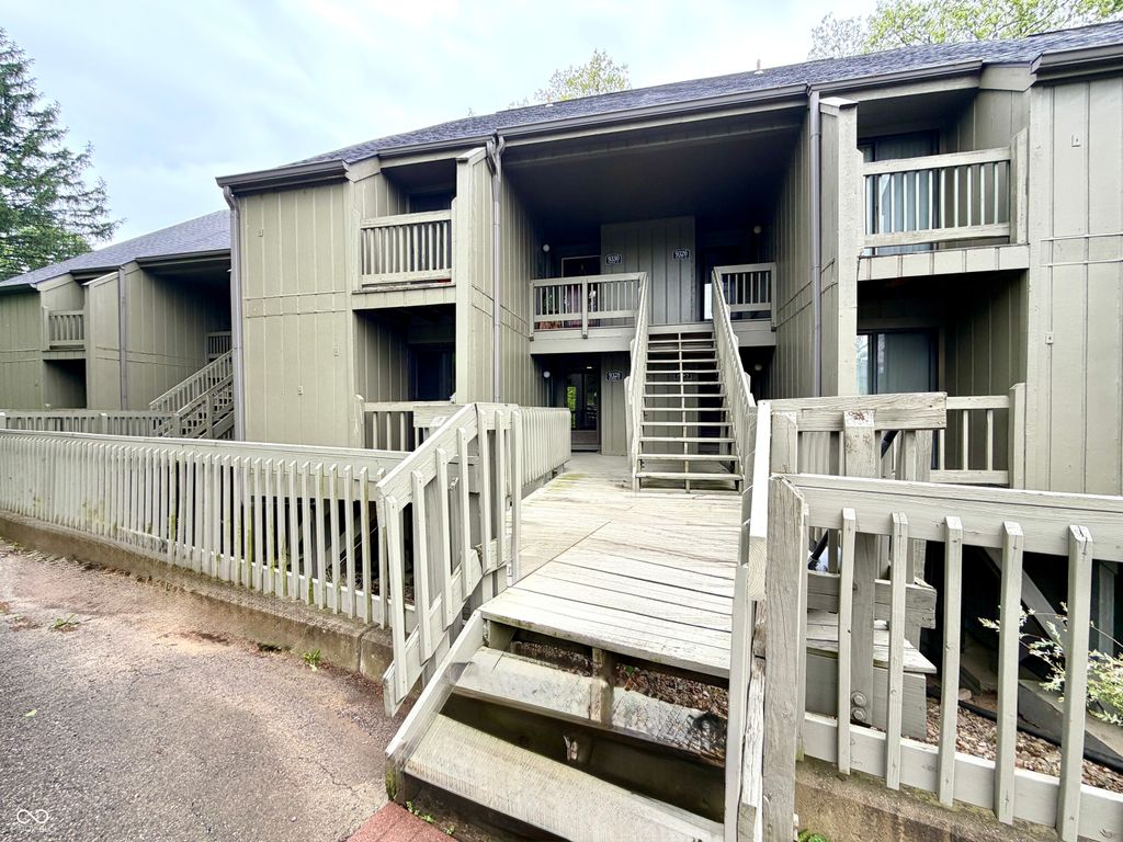 9328 S Lake Ridge Drive 62, Bloomington, IN 47401
