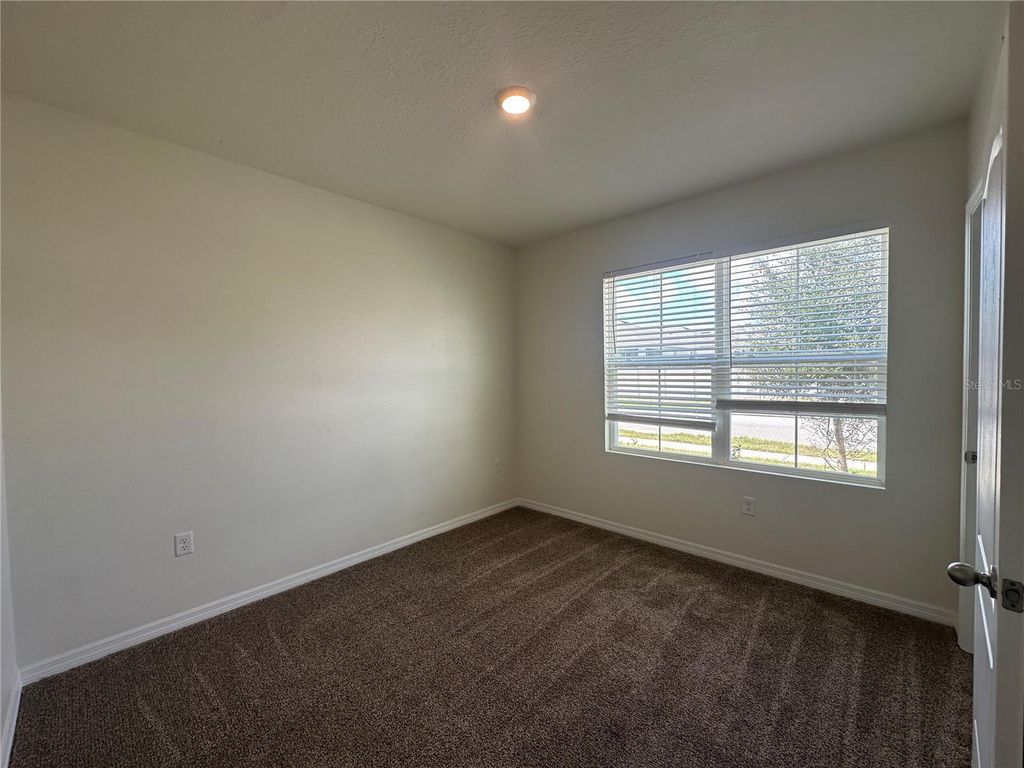 Image 11 of property listing at 1292 SUGARWOOD STREET, Davenport, FL 33837