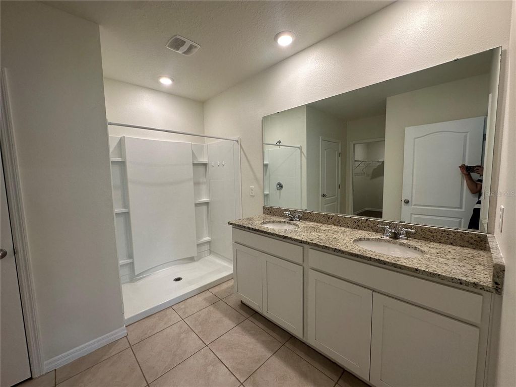 Image 14 of property listing at 1292 SUGARWOOD STREET, Davenport, FL 33837