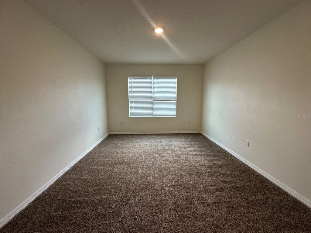 Image 18 of property listing at 1292 SUGARWOOD STREET, Davenport, FL 33837