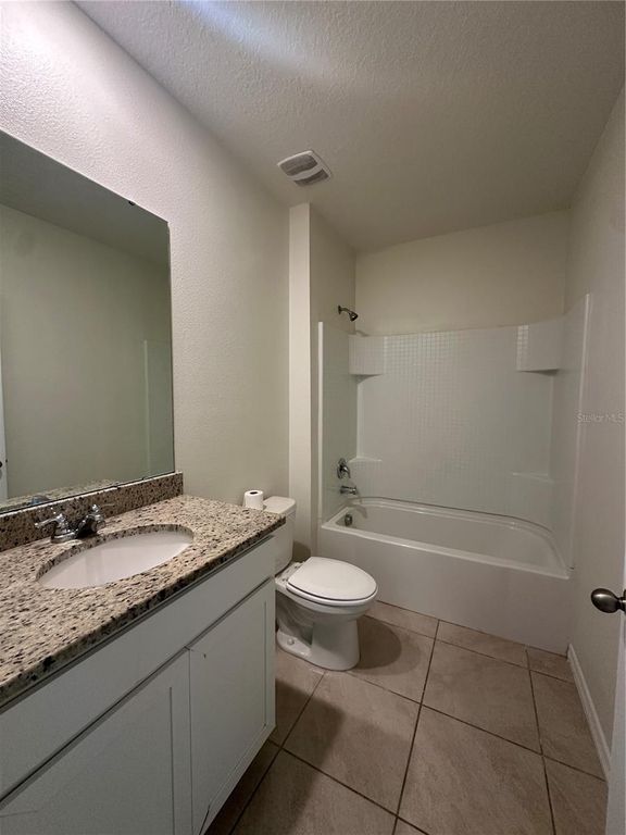 Image 6 of property listing at 1292 SUGARWOOD STREET, Davenport, FL 33837