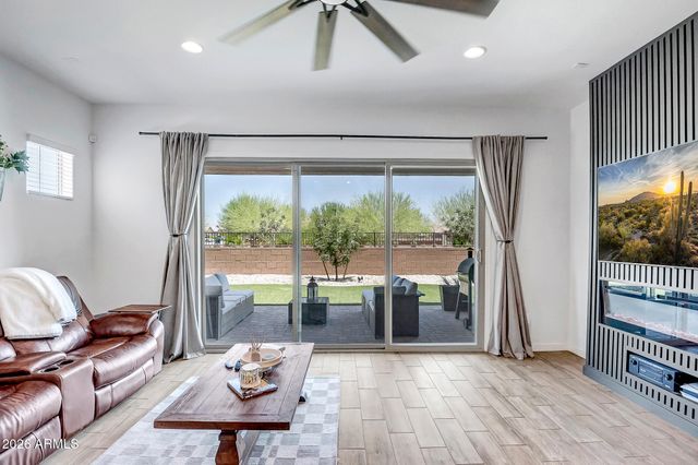 17140 W WHISPERING WIND Drive, Surprise, AZ 85387