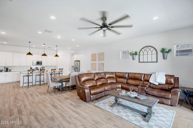 17140 W WHISPERING WIND Drive, Surprise, AZ 85387