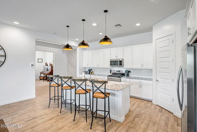 17140 W WHISPERING WIND Drive, Surprise, AZ 85387