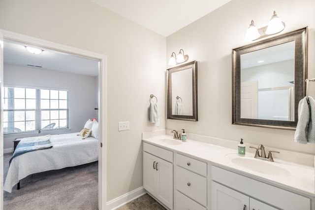 904 Cherry Grove Dr, Hendersonville, TN 37075