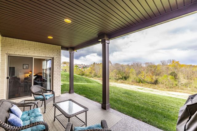 904 Cherry Grove Dr, Hendersonville, TN 37075