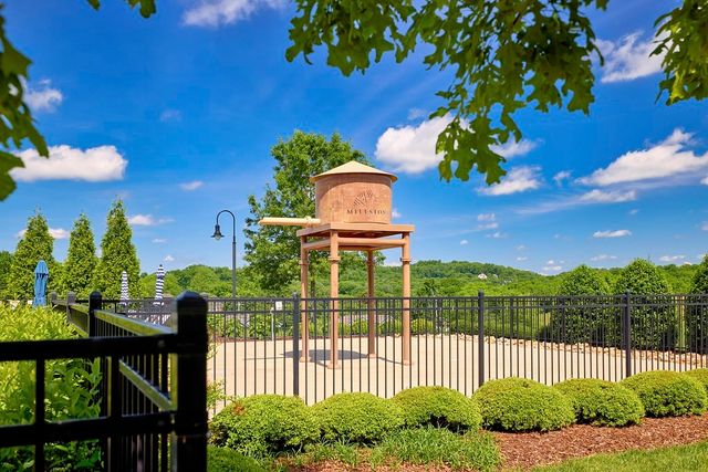 904 Cherry Grove Dr, Hendersonville, TN 37075