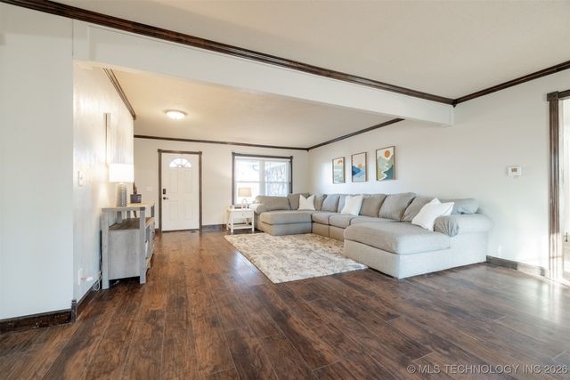 3105 S Nassau Avenue, Sand Springs, OK 74063