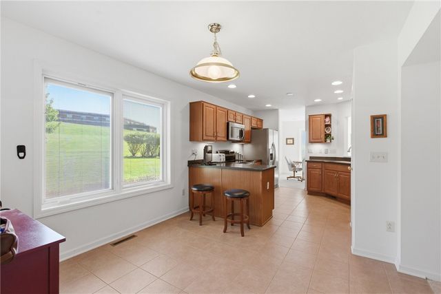 108 Winfield Manor Dr, Adams Twp, PA 16046