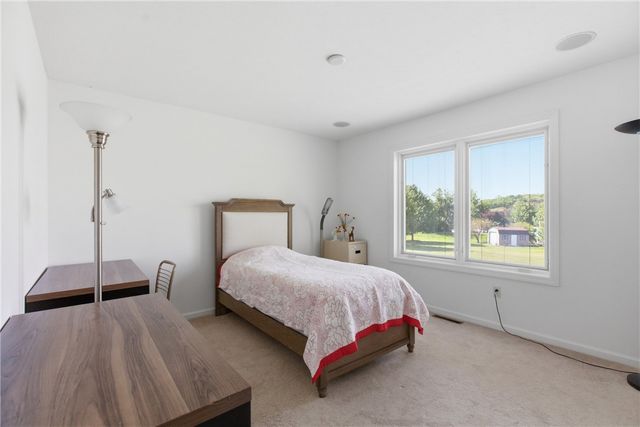 108 Winfield Manor Dr, Adams Twp, PA 16046