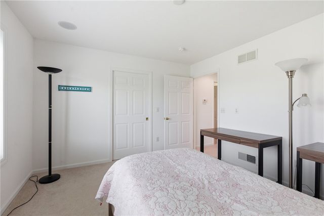 108 Winfield Manor Dr, Adams Twp, PA 16046