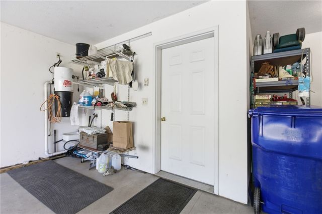 108 Winfield Manor Dr, Adams Twp, PA 16046