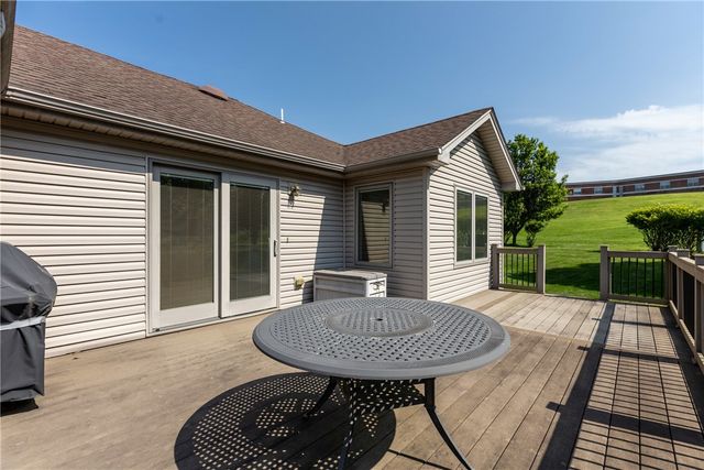 108 Winfield Manor Dr, Adams Twp, PA 16046