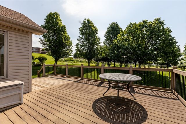 108 Winfield Manor Dr, Adams Twp, PA 16046