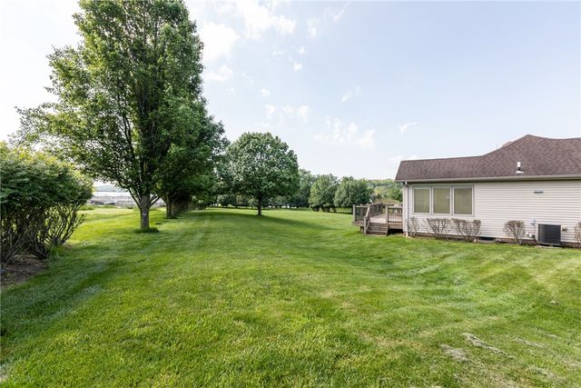 108 Winfield Manor Dr, Adams Twp, PA 16046