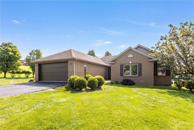 108 Winfield Manor Dr, Adams Twp, PA 16046
