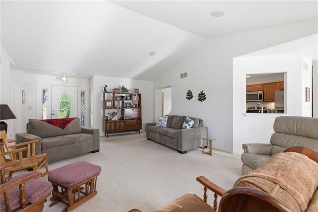 108 Winfield Manor Dr, Adams Twp, PA 16046