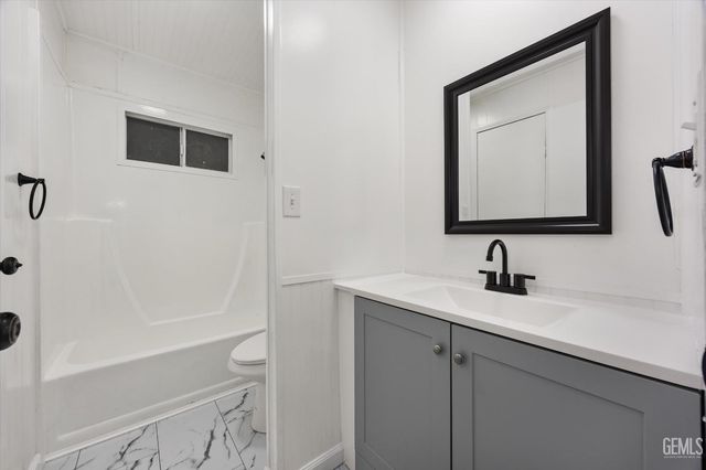 159 Hickorywood Lane, Bakersfield, CA 93308