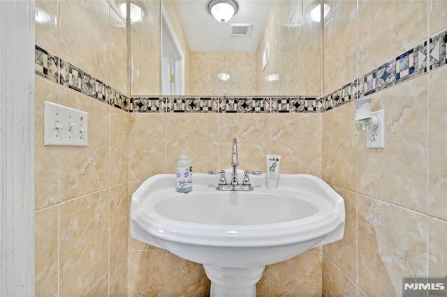 286 James Street, Hackensack, NJ 07601