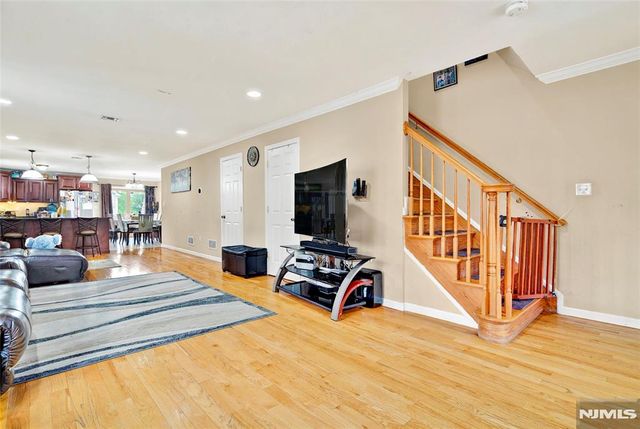 286 James Street, Hackensack, NJ 07601