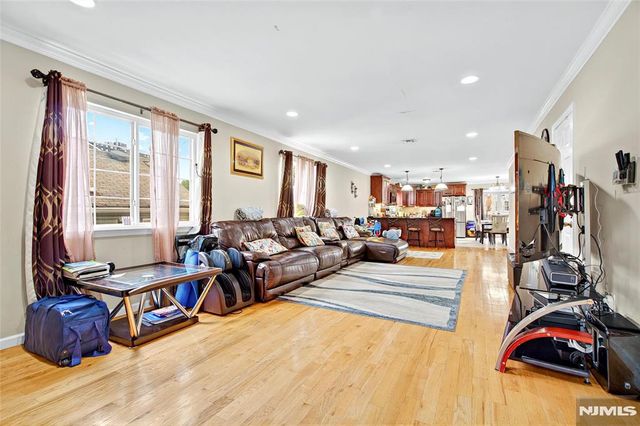 286 James Street, Hackensack, NJ 07601
