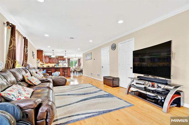 286 James Street, Hackensack, NJ 07601