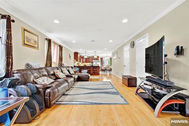 286 James Street, Hackensack, NJ 07601