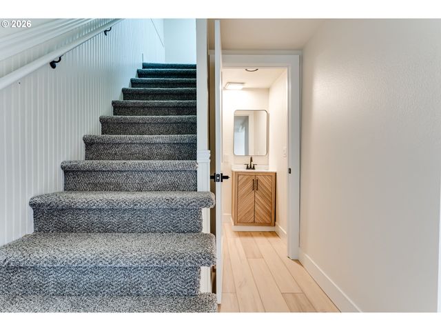 439 T St, Springfield, OR 97477
