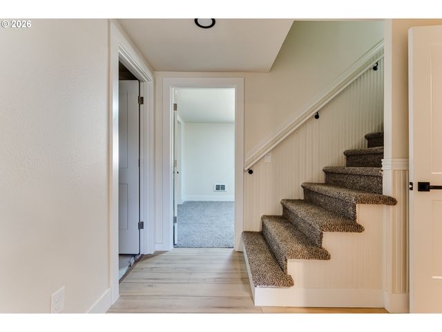 439 T St, Springfield, OR 97477