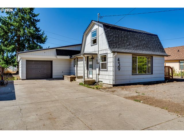 439 T St, Springfield, OR 97477