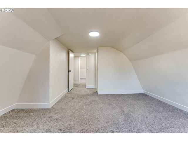 439 T St, Springfield, OR 97477