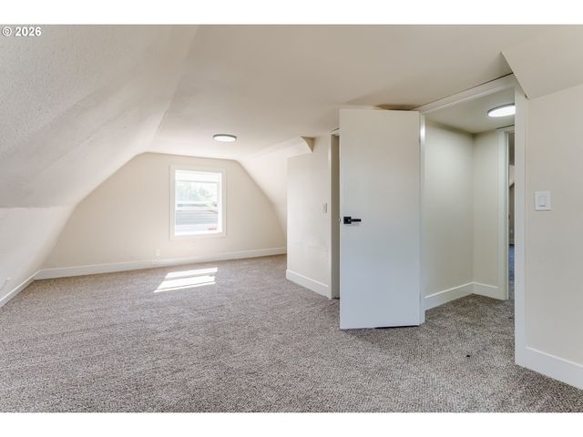439 T St, Springfield, OR 97477